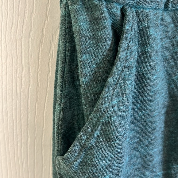 *GREEN* NWOT, Chaser, Women’s, asymmetrical on/off shoulder dress, hi-lo hem - Picture 7 of 8